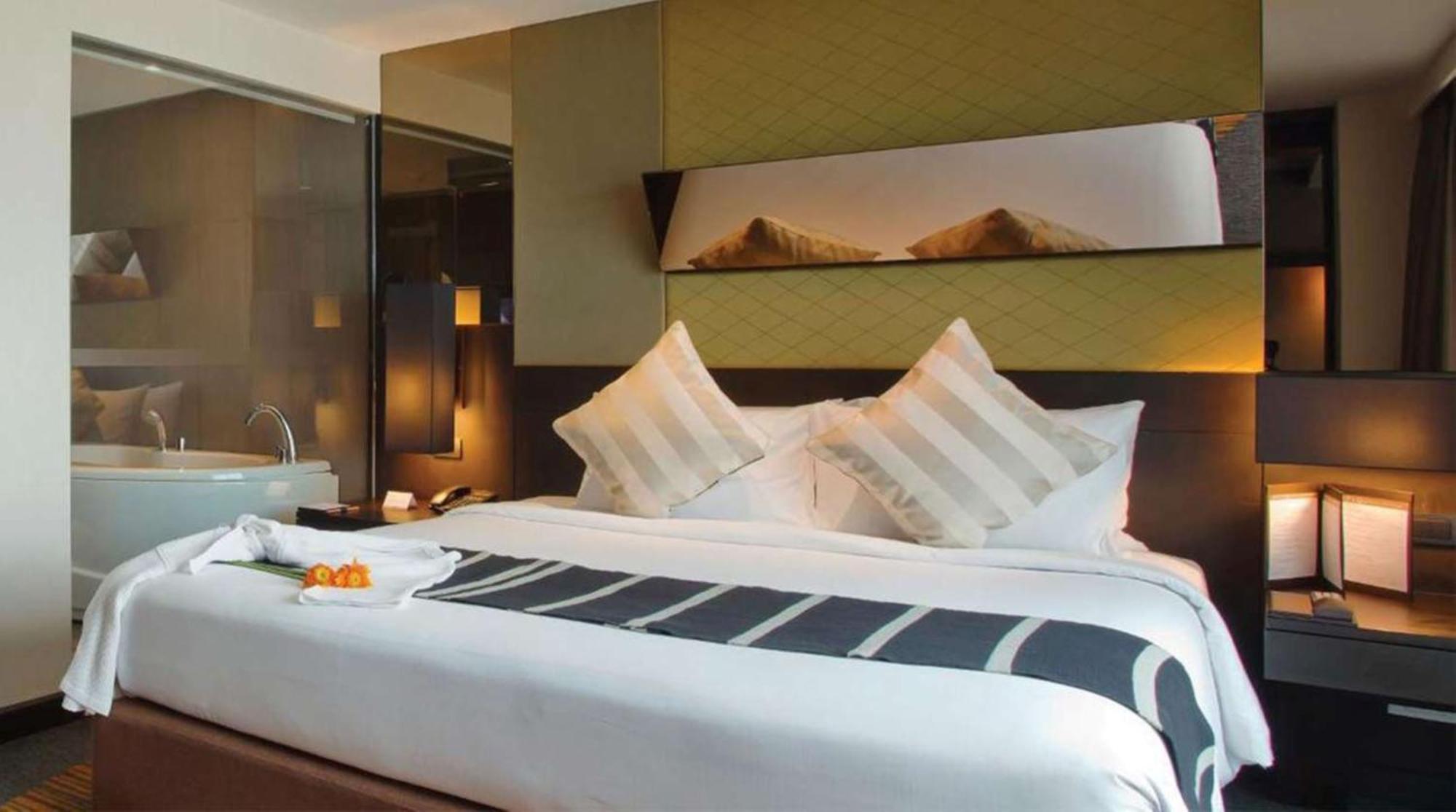 Golden Tulip Mandison Suites Bangkok Eksteriør billede
