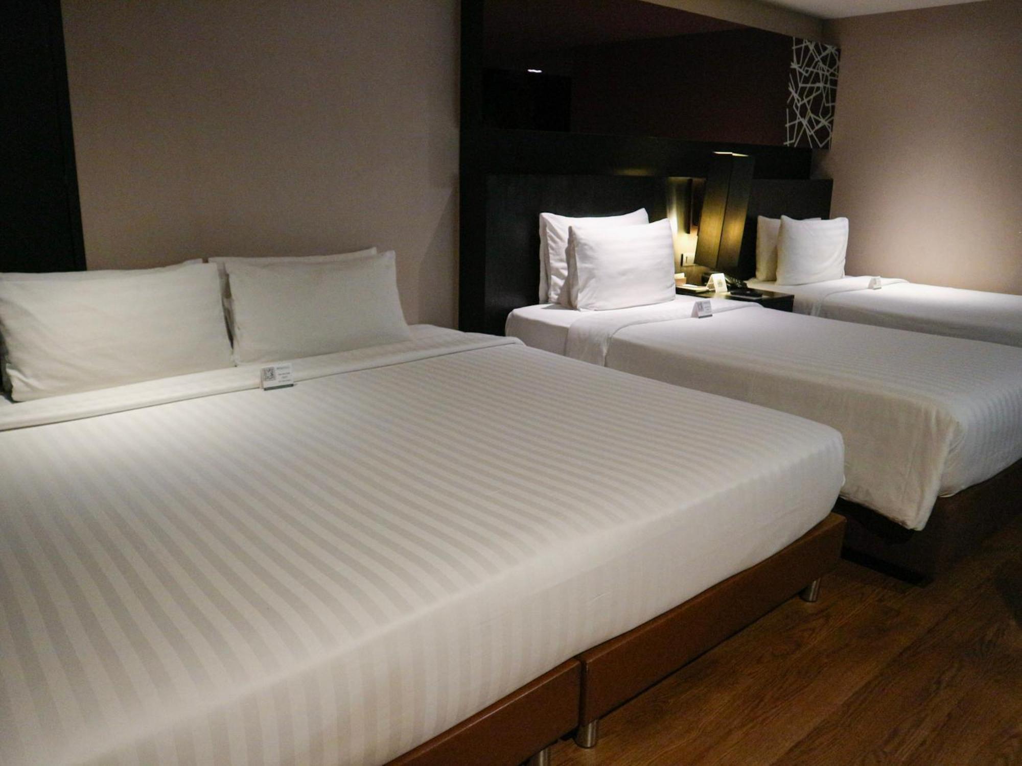 Golden Tulip Mandison Suites Bangkok Eksteriør billede